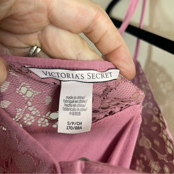 Victoria's Secret Pink Lace Chemise - Picture 5 of 9